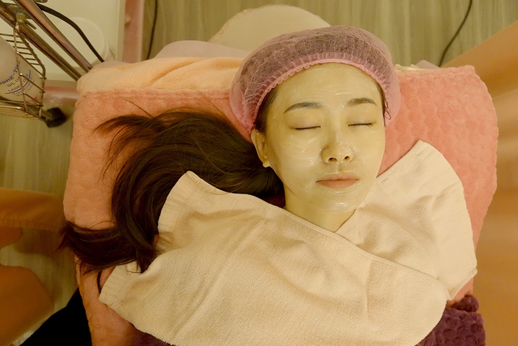 全脸敷麻药   稍微休息20分钟